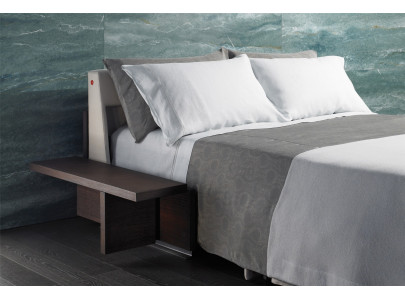 Canapé convertible BK 119 ouvert, flanc table de chevet