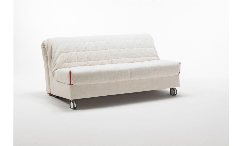 Canapé convertible BK 129 fermé, sur roulettes, vue de trois quarts